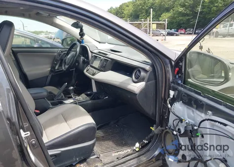 2018 Toyota Rav4 Limited z USA, uszkodzony, nr VIN JTMDFREV7JJ195275